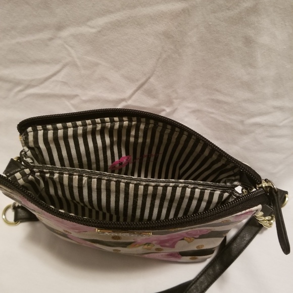 Crossbody Purse - Picture 3 of 7